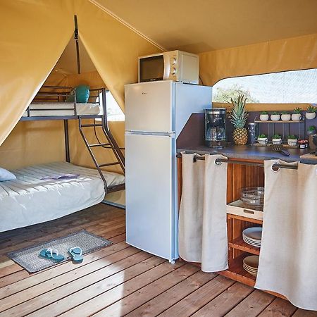 Camping Des Papillons Lalizolle Exterior photo