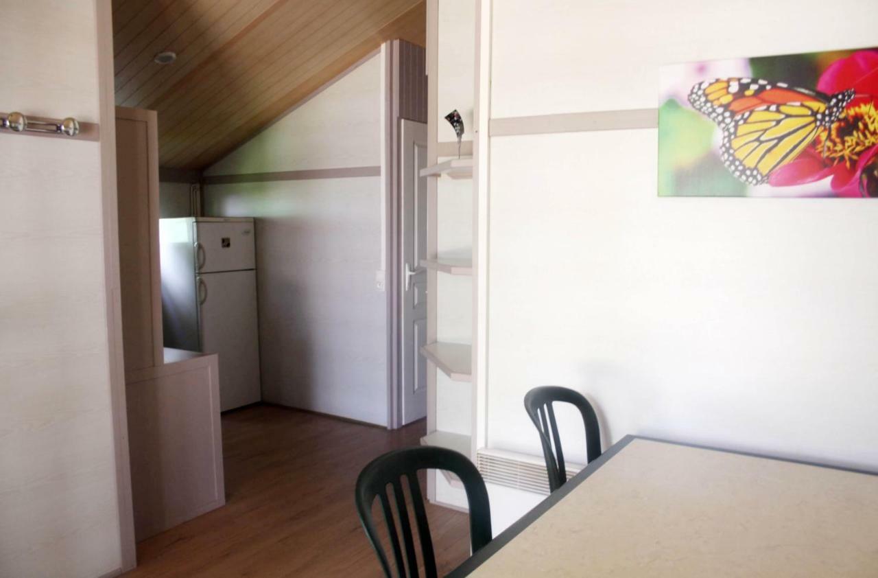 Camping Des Papillons Lalizolle Exterior photo