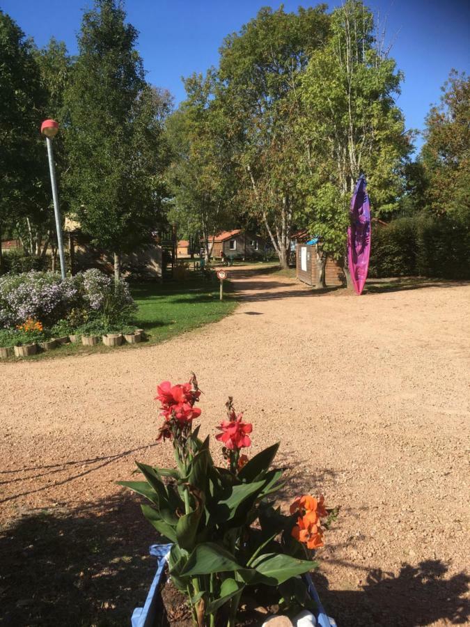 Camping Des Papillons Lalizolle Exterior photo